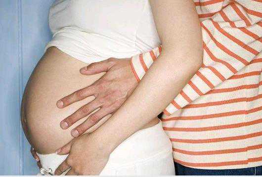 卵巢早衰怀孕后容易生化&有做代妈的吗,试管两步移植法是什么意思试管采用两